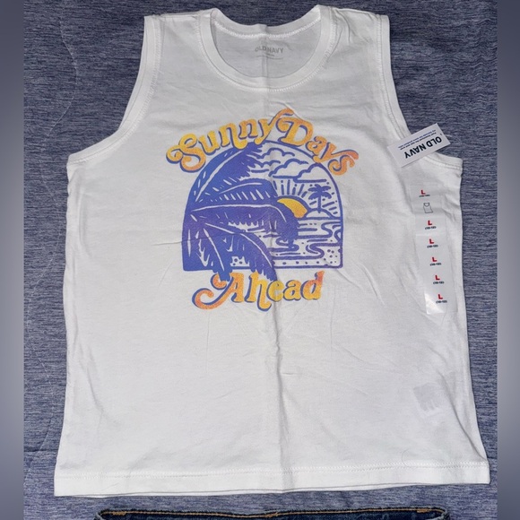 Old Navy White Tee with Graphic and Dark Blue Denim Shorts - Picture 4 of 4